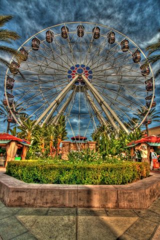 Huge Ferris Wheel